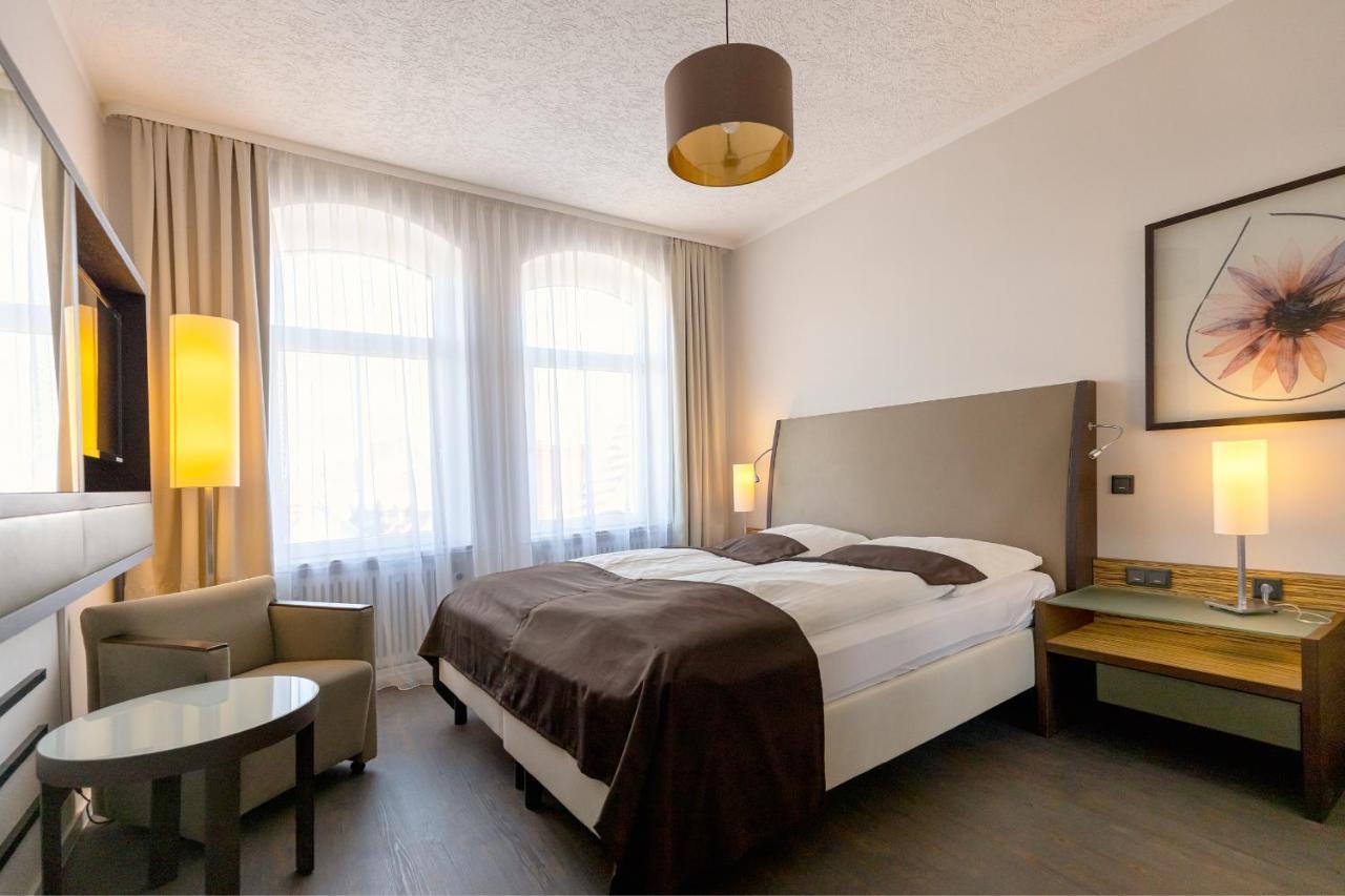Hotel Garni " Am Domplatz" Erfurt Exteriör bild