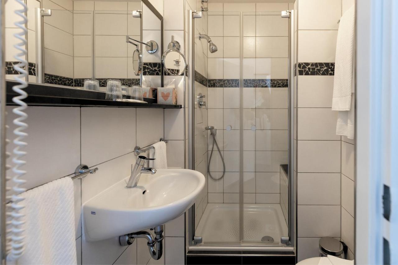 Hotel Garni " Am Domplatz" Erfurt Exteriör bild
