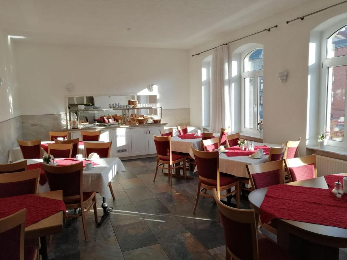 Hotel Garni " Am Domplatz" Erfurt Exteriör bild