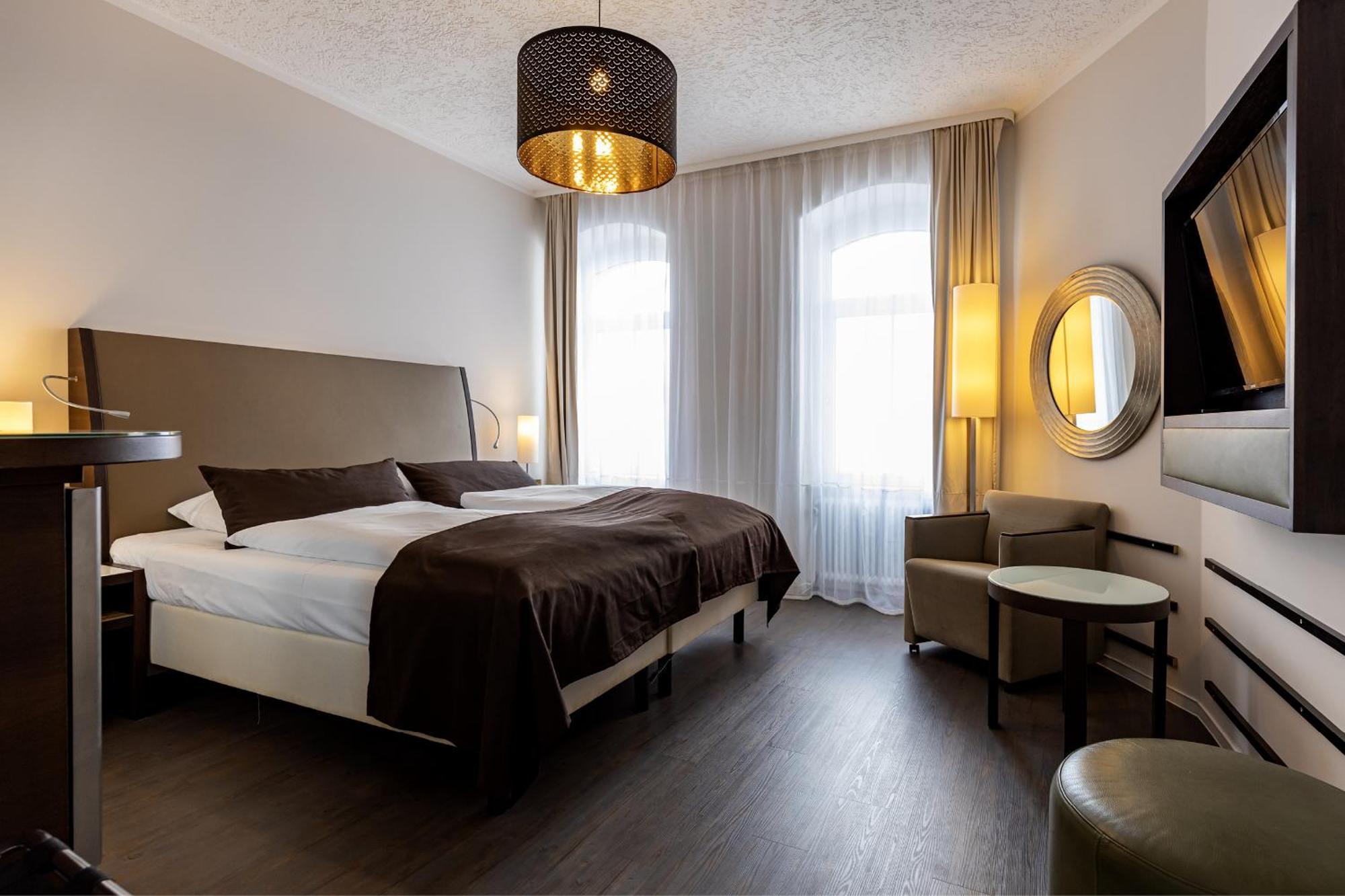 Hotel Garni " Am Domplatz" Erfurt Exteriör bild